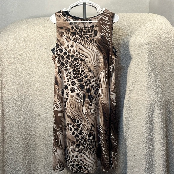 Effortless style by Citiknits Brown print dress - Picture 1 of 5